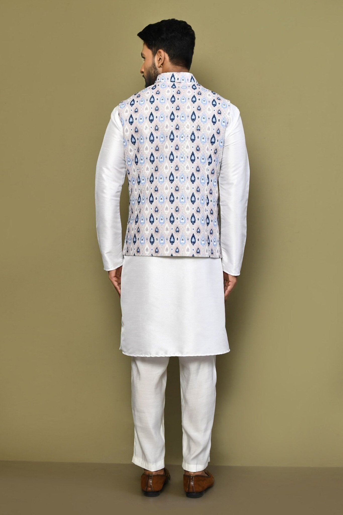 Designer Jacket In White - Simaaya