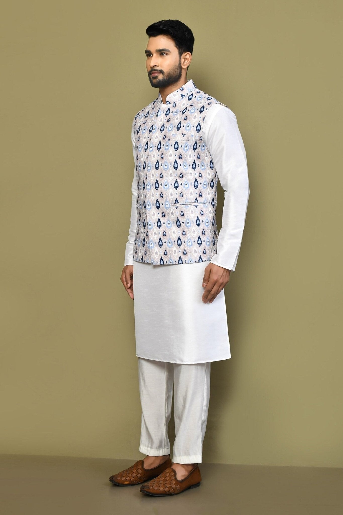 Designer Jacket In White - Simaaya