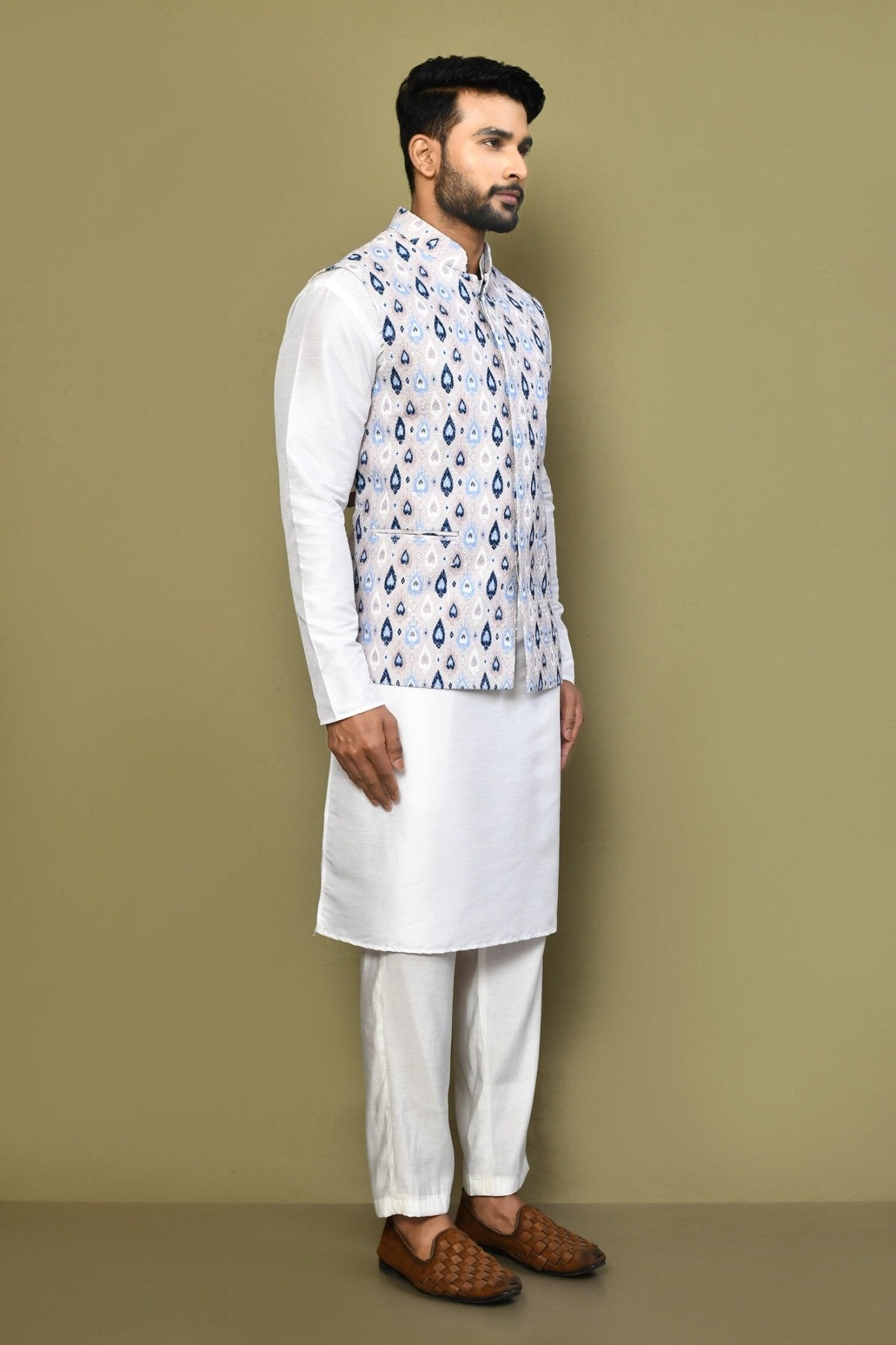 Designer Jacket In White - Simaaya